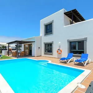 https://hipoclub-villas-aguamarina-28.in-canary-islands.com